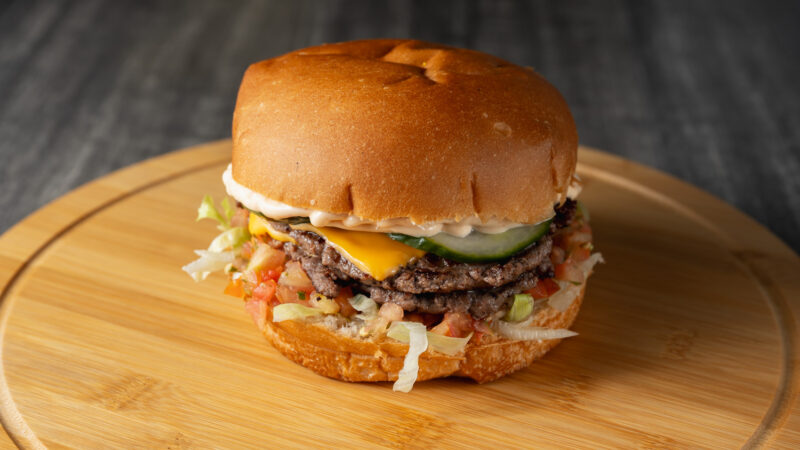 Mexicano Cheesy Burger